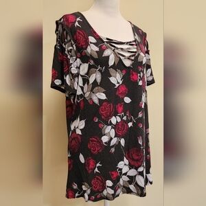 Rock & Republic Faded Black Short Sleeve Top with Roses Women's Size XL